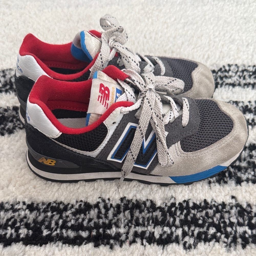 New Balance 574 'Black Grey Royal' kids size 13 - Picture 3 of 8